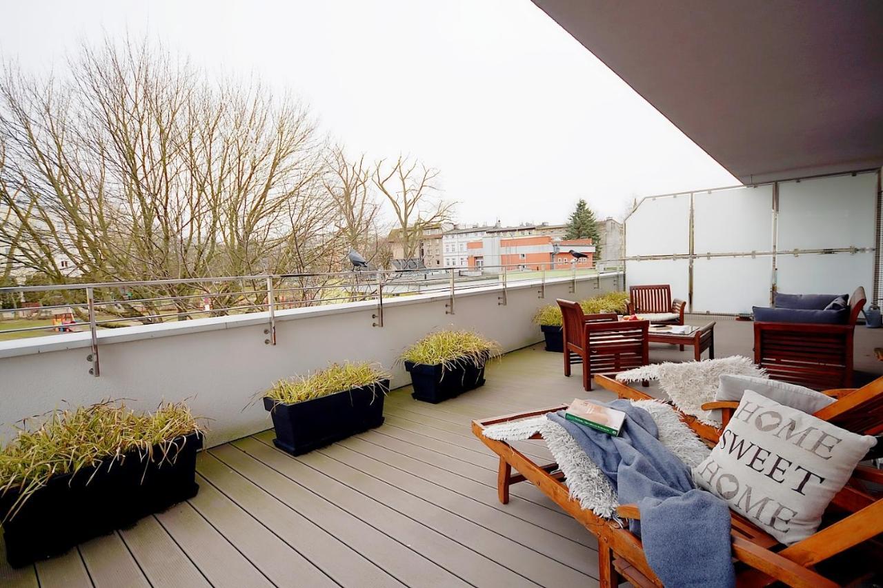 Miodowy Dom Exspanse Apartament 2 Lub 3 Pokoje Z Tarasem I Parkingiem Kołobrzeg Kültér fotó