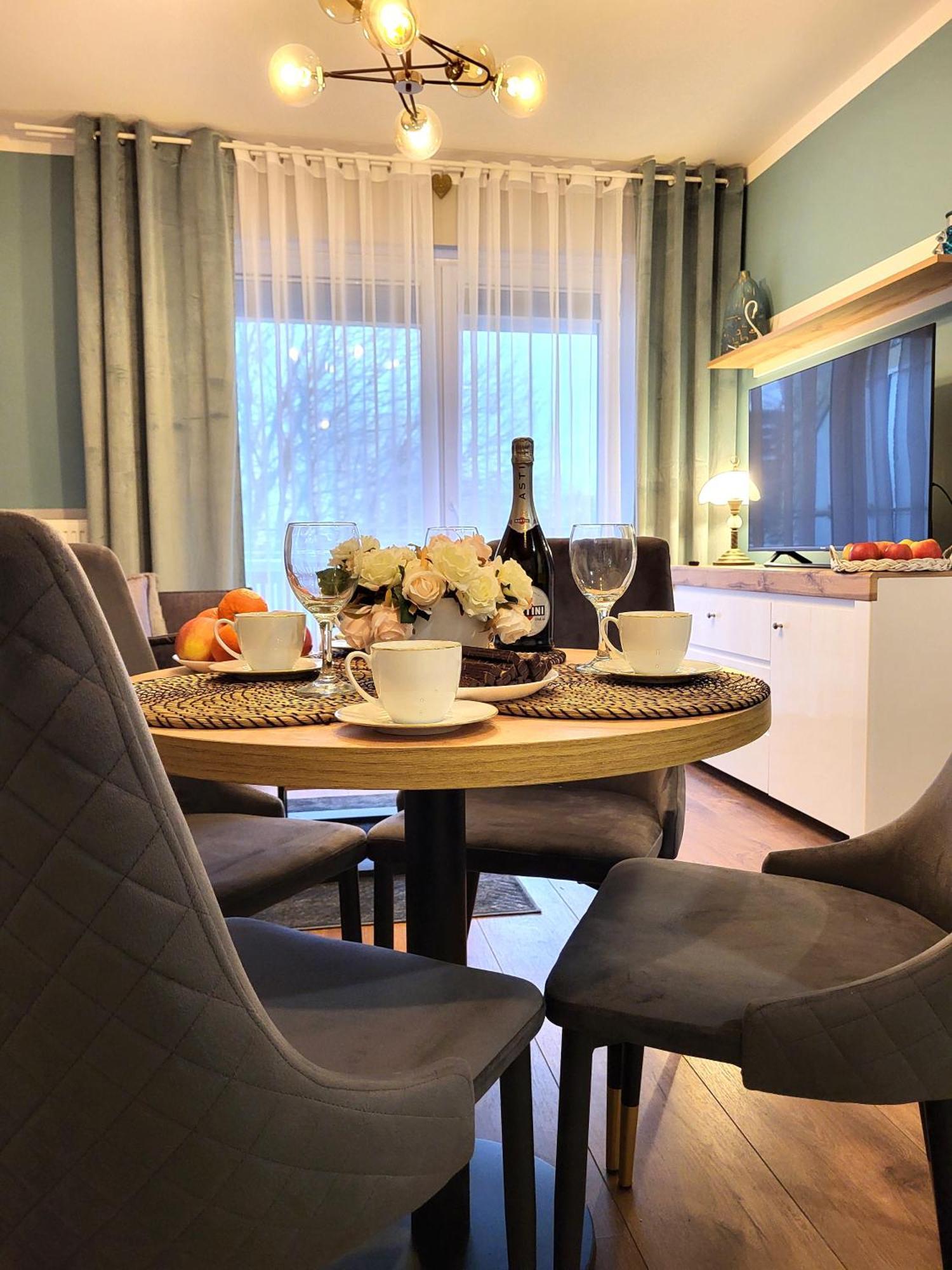 Miodowy Dom Exspanse Apartament 2 Lub 3 Pokoje Z Tarasem I Parkingiem Kołobrzeg Kültér fotó