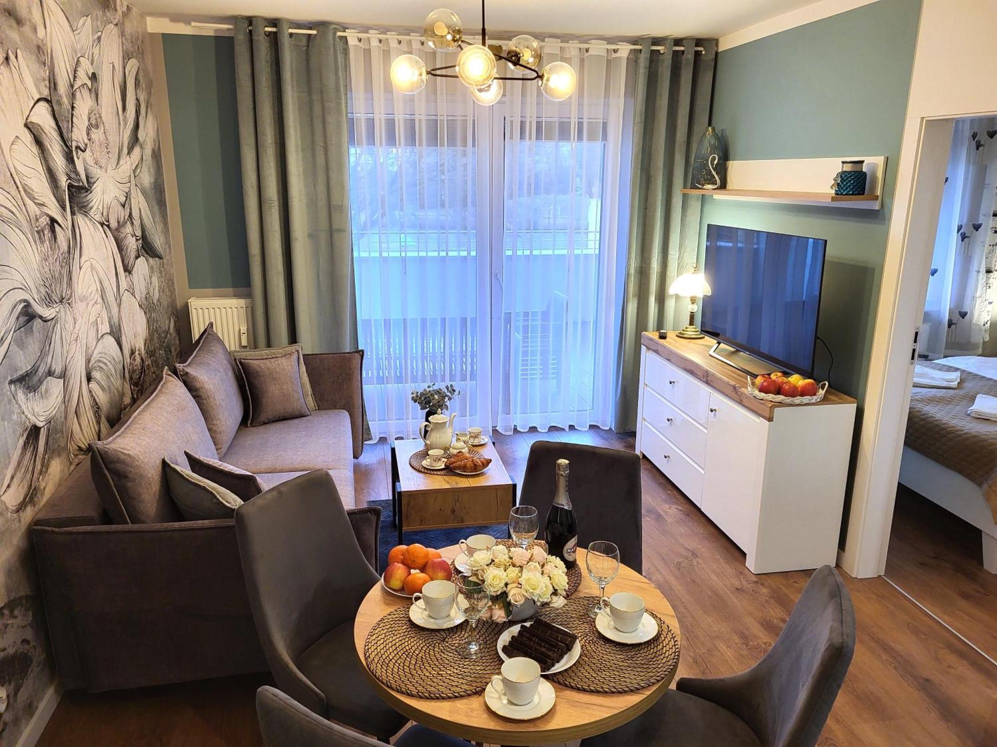 Miodowy Dom Exspanse Apartament 2 Lub 3 Pokoje Z Tarasem I Parkingiem Kołobrzeg Kültér fotó