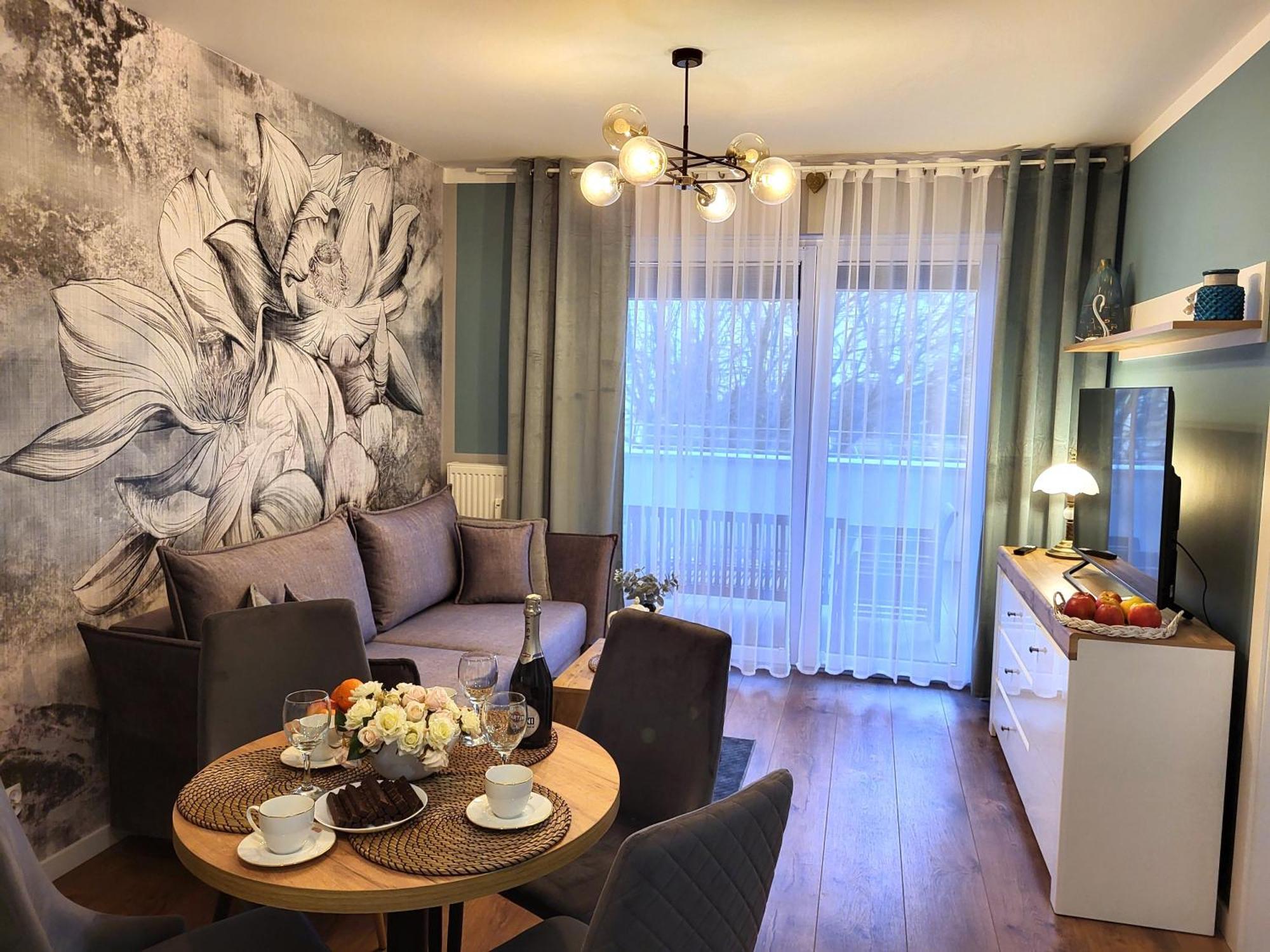 Miodowy Dom Exspanse Apartament 2 Lub 3 Pokoje Z Tarasem I Parkingiem Kołobrzeg Kültér fotó